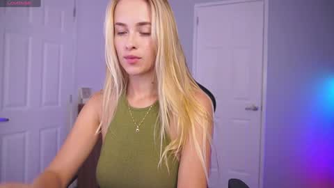 Snapshot of danikadillan chatting on 01/23/25, 01:41 Hi my name is Anna. Please say hello I like to chat with you. If u have request use Tip option .Thank you online show from 01/23/25, 01:41