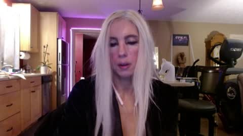 DanikaWhite69 online show from 04/22/26, 03:02