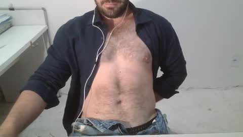 Snapshot of danioli614 chatting on 11/25/25, 11:38 Dani Oli online show from 11/25/25, 11:38