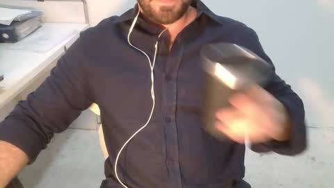 Snapshot of danioli614 chatting on 12/17/25, 11:00 Dani Oli online show from 12/17/25, 11:00