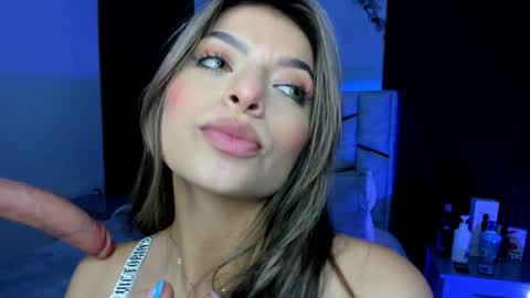 Dani Phonenix online show from 12/18/24, 09:29