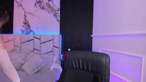 Dani Phonenix online show from 01/08/26, 07:49