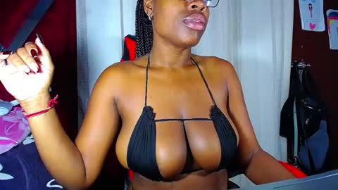 Snapshot of danisabrownn chatting on 12/04/25, 01:42 danisabrownn online show from 12/04/25, 01:42