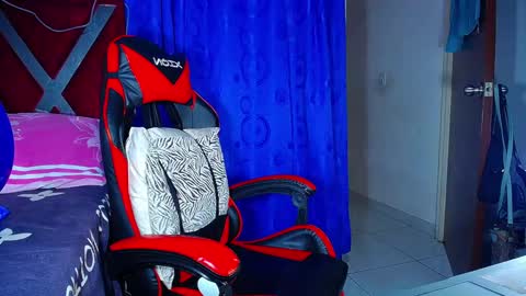 Snapshot of danisabrownn chatting on 03/05/26, 02:24 danisabrownn online show from 03/05/26, 02:24