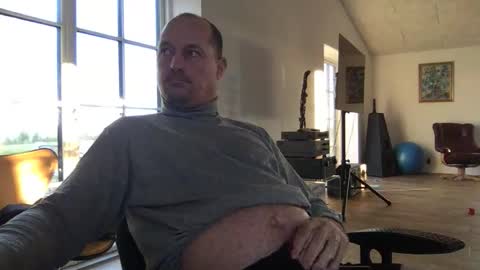 danishjss online show from 11/26/25, 08:04