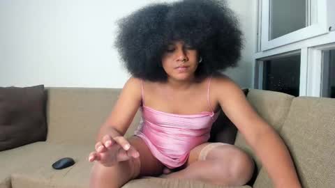 Snapshot of danisweet_ chatting on 10/28/25, 03:10 dani online show from 10/28/25, 03:10