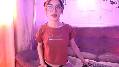 Snapshot of danita_veelz chatting on 12/01/24, 08:20 danita_veelz online show from 12/01/24, 08:20