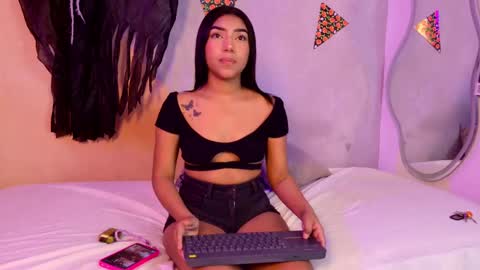 danka_smith online show from 10/15/25, 06:46
