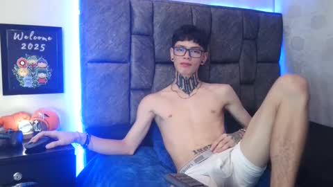 Snapshot of dann_brown chatting on 01/11/25, 07:16 Dann Brown online show from 01/11/25, 07:16