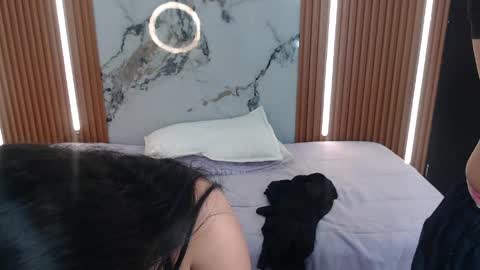 Danniela y Victoria online show from 04/21/26, 08:23