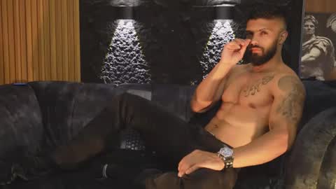 Dann saenz online show from 10/26/25, 04:02