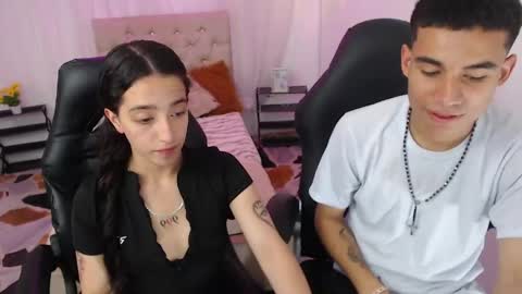 Snapshot of danna_and_joshua chatting on 04/24/26, 01:46 Danna-Josh online show from 04/24/26, 01:46