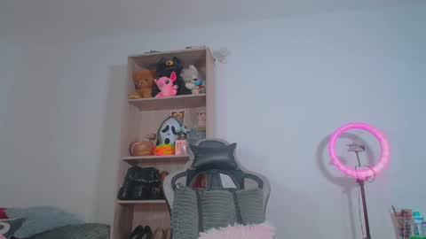 danna isabella online show from 05/16/26, 07:45