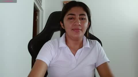 Snapshot of danna_peterson chatting on 04/25/26, 08:28 Danna online show from 04/25/26, 08:28