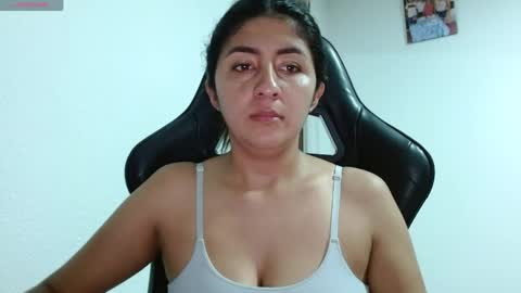 Snapshot of danna_peterson chatting on 04/29/26, 12:27 Danna online show from 04/29/26, 12:27