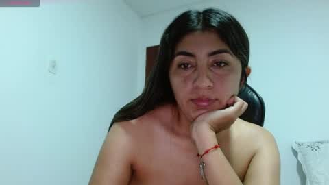 Snapshot of danna_peterson chatting on 06/19/26, 12:48 Danna online show from 06/19/26, 12:48
