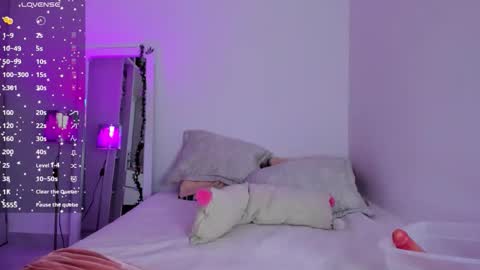 Danna Rhodes online show from 10/14/25, 12:11