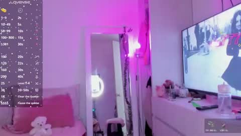 Snapshot of danna_rhodesx chatting on 07/22/26, 02:31 Danna Rhodes online show from 07/22/26, 02:31