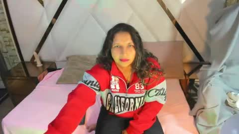 danna_sg online show from 06/17/26, 03:53
