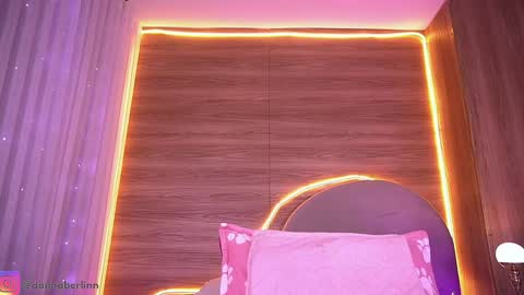 Danna Berlin  online show from 02/25/26, 07:34