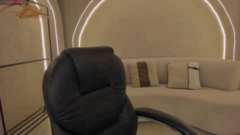 Danna Cruz  online show from 04/23/26, 07:27