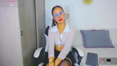 Snapshot of dannagomez07 chatting on 10/11/25, 01:16 The love of your life online show from 10/11/25, 01:16