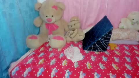 Danna Sofia jeins online show from 12/14/25, 01:27