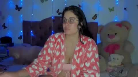 Danna Sofia jeins online show from 04/12/26, 02:11