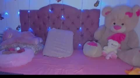 Danna Sofia jeins online show from 04/19/26, 06:10