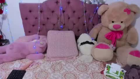 Danna Sofia jeins online show from 07/06/26, 05:26