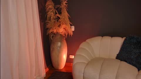 Danna online show from 01/11/25, 04:38