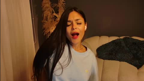 Danna online show from 01/16/25, 01:37