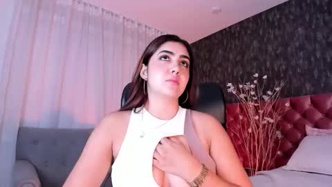 Danna online show from 11/22/25, 02:27