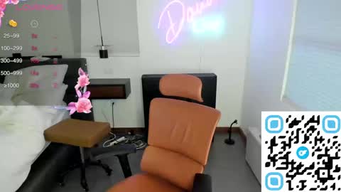 Snapshot of dannidaniels chatting on 12/22/24, 10:25 DANNI DANIELS online show from 12/22/24, 10:25