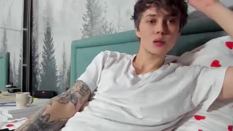 Snapshot of danny_love01 chatting on 02/16/25, 03:05 danny online show from 02/16/25, 03:05