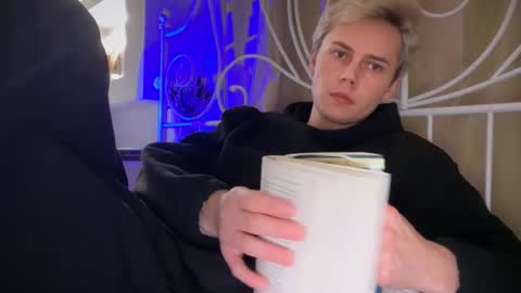 Snapshot of danny_love01 chatting on 12/02/25, 01:39 danny online show from 12/02/25, 01:39