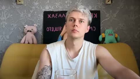 Snapshot of danny_love01 chatting on 06/23/26, 10:46 danny online show from 06/23/26, 10:46