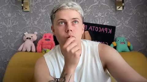 Snapshot of danny_love01 chatting on 07/16/26, 11:27 danny online show from 07/16/26, 11:27