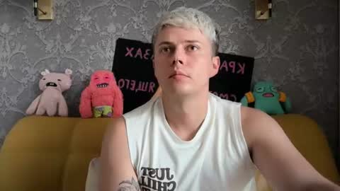 Snapshot of danny_love01 chatting on 07/23/26, 05:44 danny online show from 07/23/26, 05:44