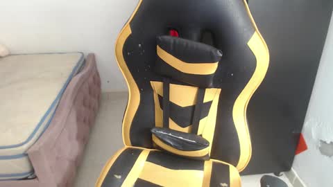 Snapshot of danny_sweettt chatting on 10/03/25, 06:49 danny.......... guys I have onlyfans follow me I am new I want to share with you many things I love you online show from 10/03/25, 06:49