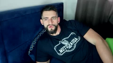 Snapshot of dannyk1990 chatting on 01/08/25, 02:25 Naughtystr8D online show from 01/08/25, 02:25