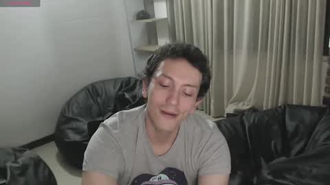 Snapshot of danruiz33 chatting on 12/03/24, 11:24 Dan online show from 12/03/24, 11:24
