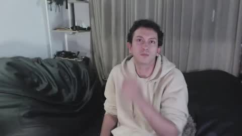 Snapshot of danruiz33 chatting on 01/09/25, 11:45 Dan online show from 01/09/25, 11:45
