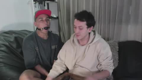 Snapshot of danruiz33 chatting on 01/10/25, 03:29 Dan online show from 01/10/25, 03:29