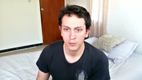 Snapshot of danruiz33 chatting on 01/19/25, 09:34 Dan online show from 01/19/25, 09:34