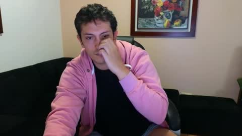 Snapshot of danruiz33 chatting on 09/29/25, 02:06 Dan online show from 09/29/25, 02:06