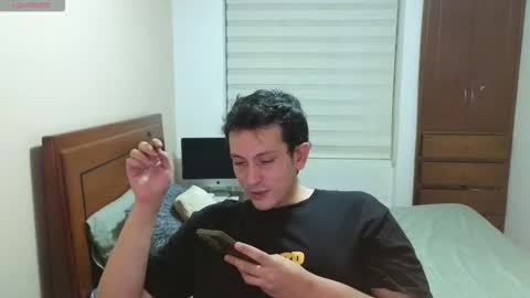 Snapshot of danruiz33 chatting on 10/11/25, 10:52 Dan online show from 10/11/25, 10:52
