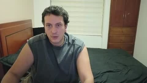 Snapshot of danruiz33 chatting on 07/25/26, 02:31 Dan online show from 07/25/26, 02:31