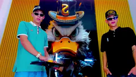 dante_brown1 online show from 10/13/25, 09:15