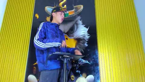 dante_brown1 online show from 10/22/25, 09:36